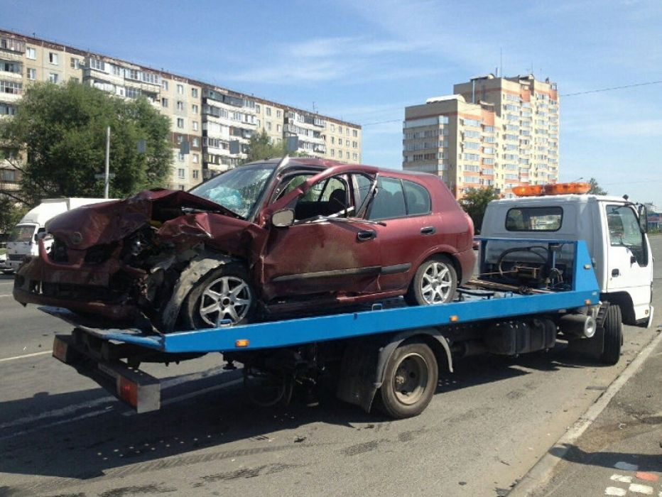 Эвакуация битого автомобиля
